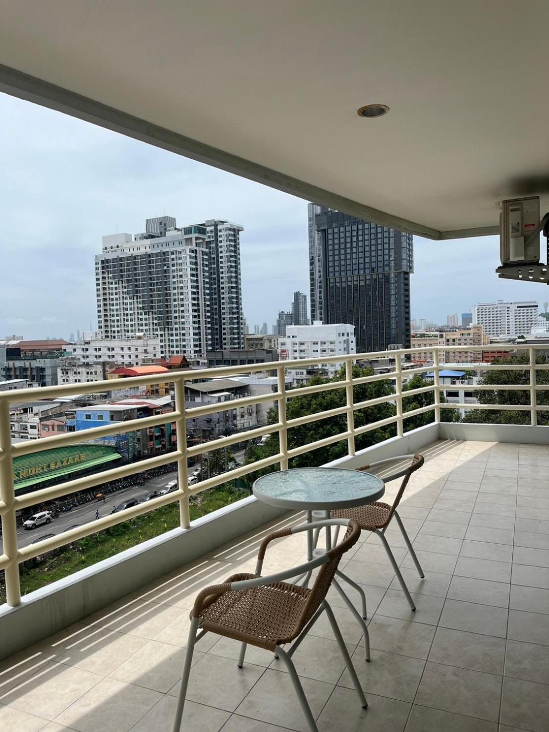 Ferienwohnung Joy Shop At View Talay 6 Pattaya Exterior foto